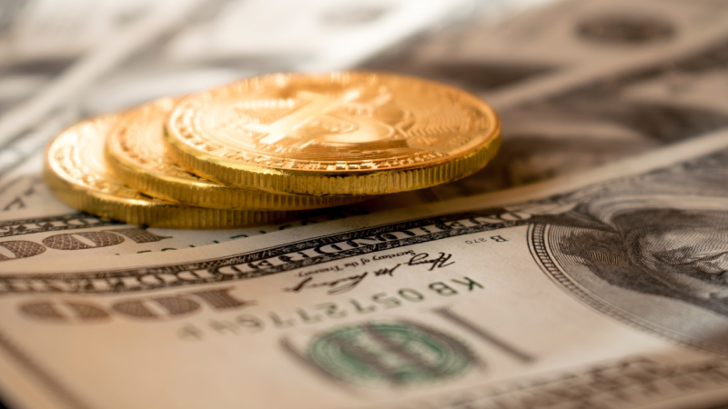 Dolar 45,3960 liradan, euro ise 53,4420 liradan güne başladı.
