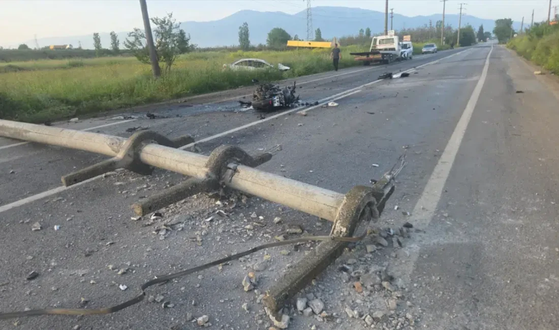 Bursa Orhangazi'de meydana gelen trafik kazasında 4 kişi yaralandı. Yaralılar