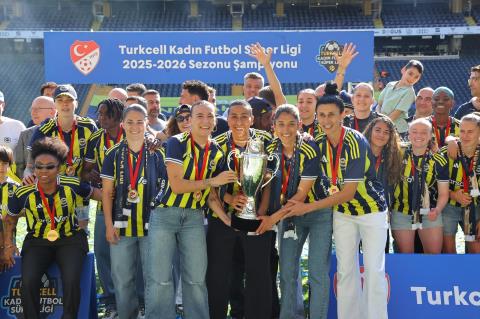 Fenerbahçe Şampiyonluk Kupasını Aldı