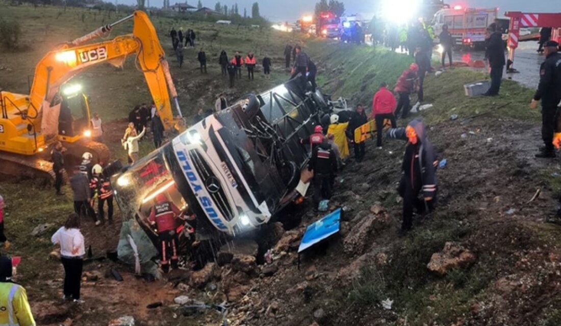 Malatya ile Adıyaman arasındaki kara yolunda meydana gelen trafik kazasında