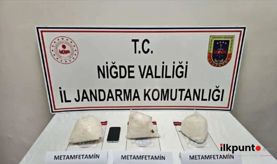 Niğde'nin Bor ilçesinde bir adrese düzenlenen operasyonda 3 kilo 150