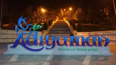 Adıyaman’da veli ve öğrenciler Adıyaman İl Milli Eğitim Müdürlüğü'nün iletişim