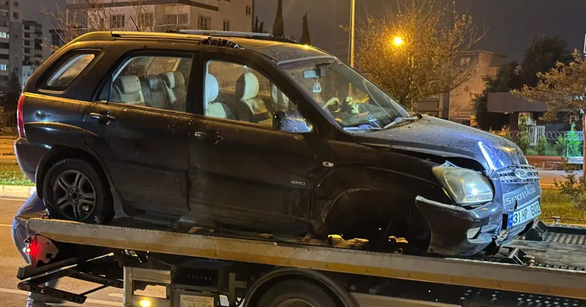Adana’da trafik uygulamasında polisin “dur” ihtarına uymayarak kaçan ve bir