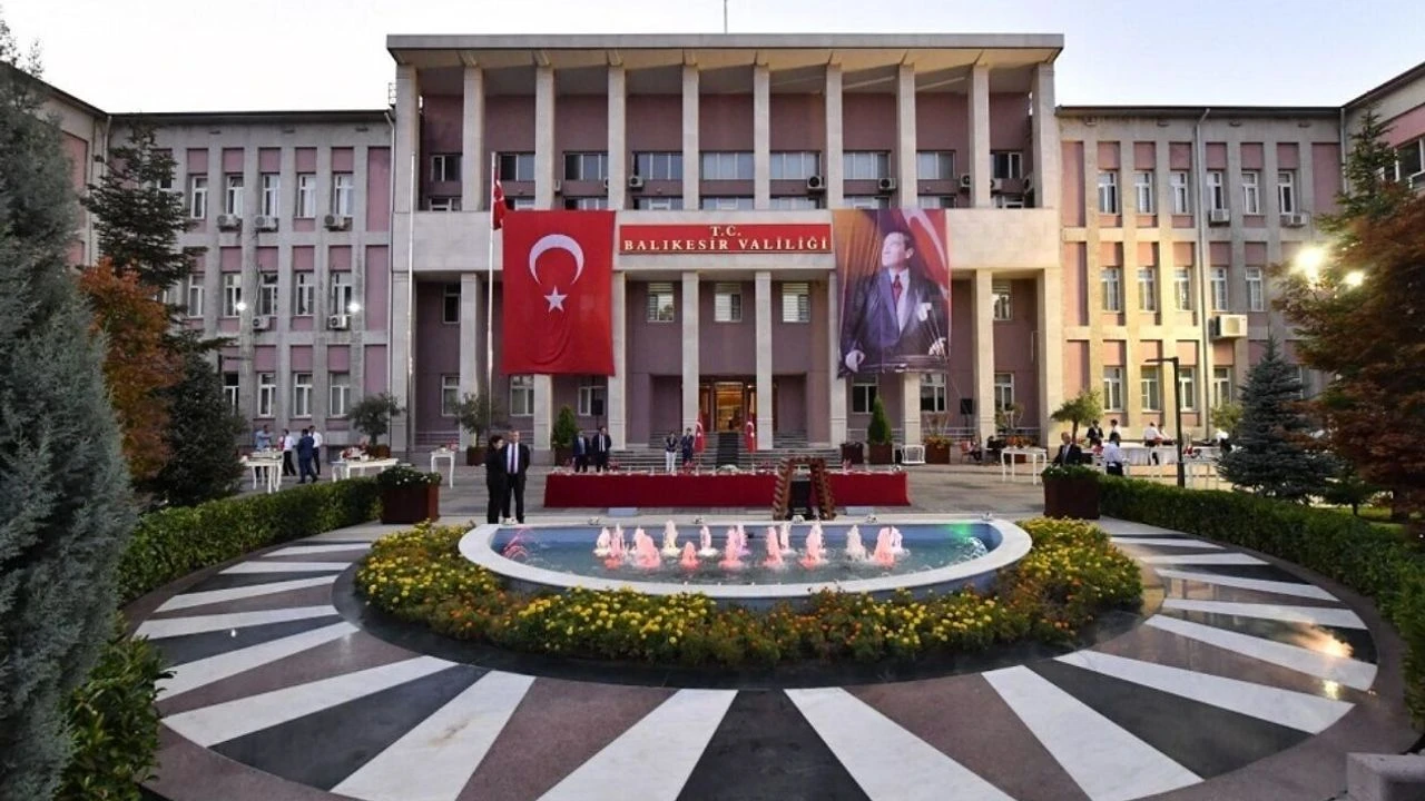 Balıkesir sakinleri Balıkesir Valiliği’nin iletişim bilgilerine ulaşmak için merakla güncel