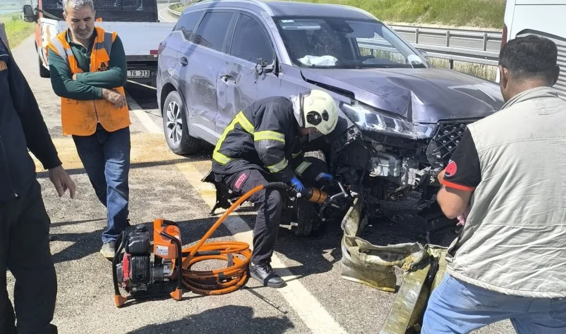 Diyarbakır kara yolunda sabah saatlerinde meydana gelen trafik kazasında, kontrolden