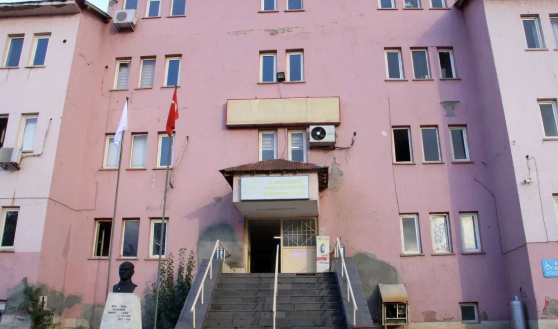 Sağlık ihtiyaçları doğrultusunda Beytüşşebap Devlet Hastanesi'ne ulaşmak isteyen vatandaşların en