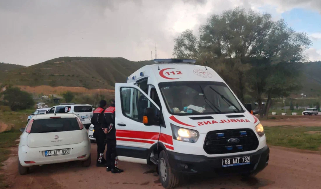 Aksaray’da borç-alacak meselesi nedeniyle çıkan kavgada iki kardeşten biri bacağından