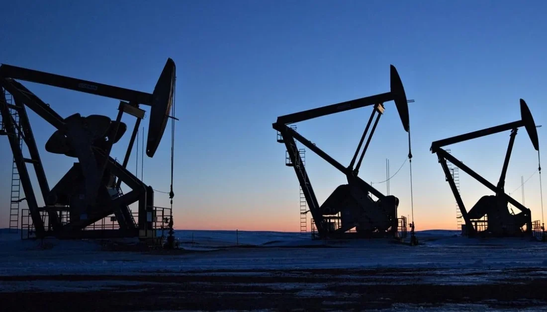 Küresel piyasalarda petrol fiyatlarındaki artış devam ediyor. Brent petrolün varili