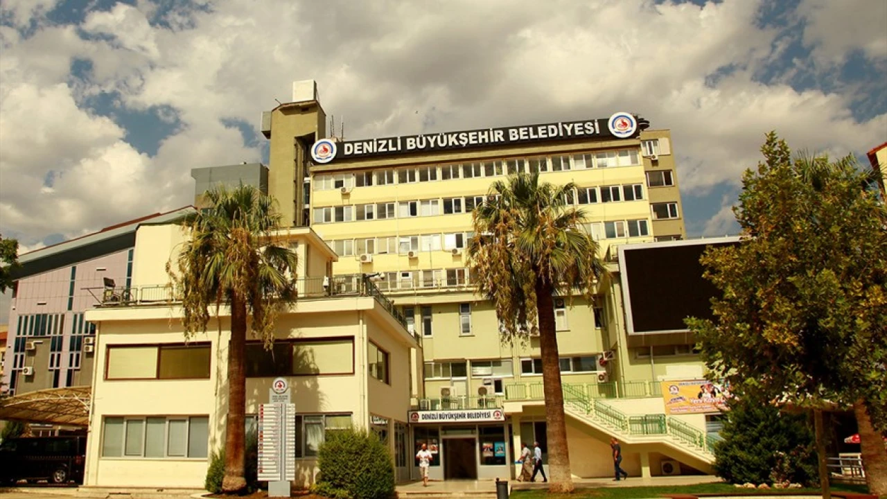 Denizli sakinleri Denizli Büyükşehir Belediyesi iletişim bilgilerine ulaşmak için merakla