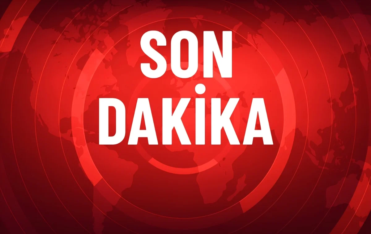 Erzurum’un Horasan ilçesinde iki otomobilin çarpışması sonucu meydana gelen trafik