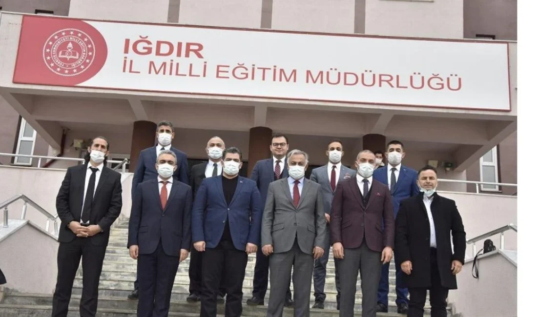 Iğdır’da veli ve öğrenciler Iğdır İl Milli Eğitim Müdürlüğü'nün iletişim