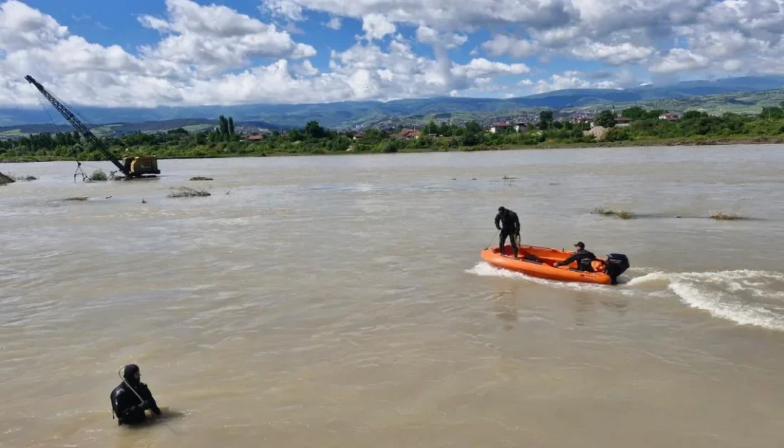 Tokat'ın Erbaa ilçesinde Kelkit Çayı'na düşerek akıntıya kapılan İlker Parlak