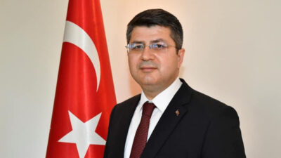 Hüseyin Kürşat Kırbıyık, mülki idare kökenli üst düzey bir Türk