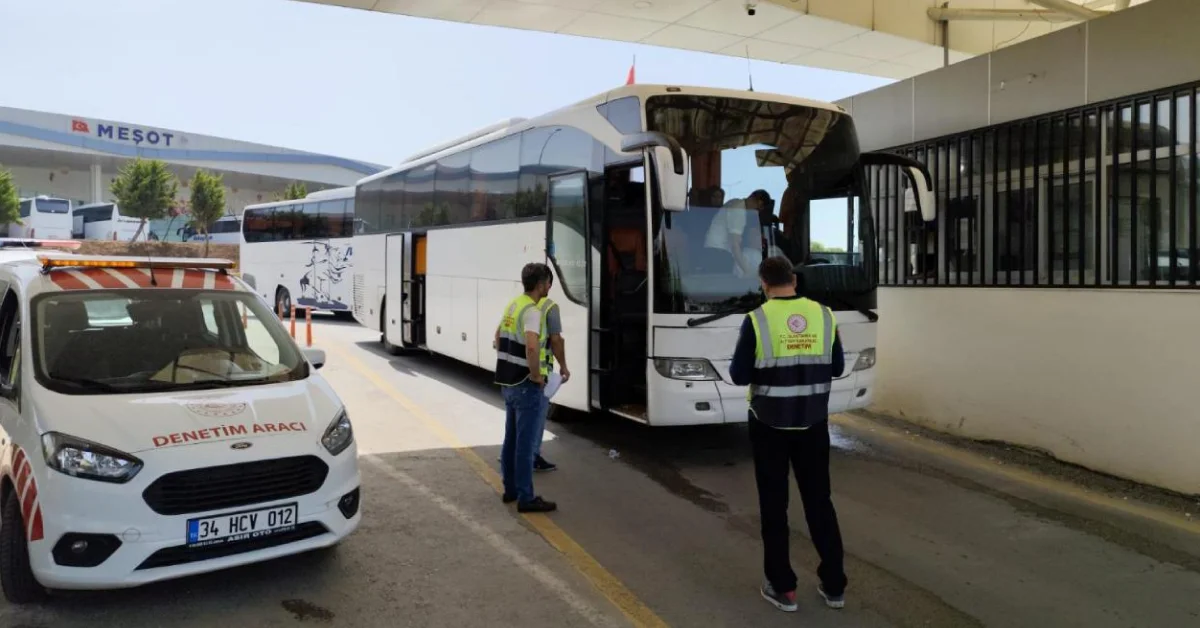 Ulaştırma ve Altyapı Bakanı Abdulkadir Uraloğlu, Kurban Bayramı öncesinde şehirlerarası