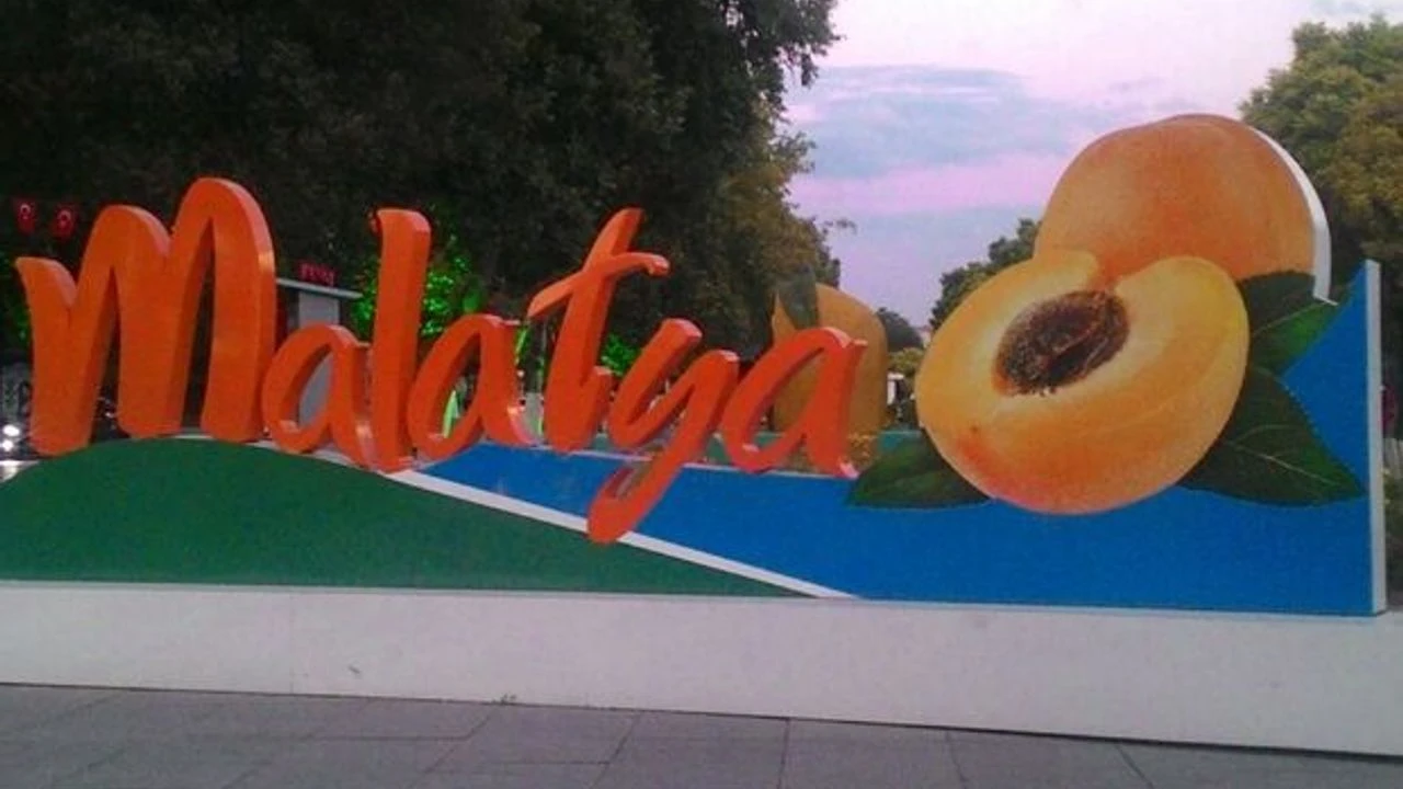 Malatya’da veli ve öğrenciler Malatya İl Milli Eğitim Müdürlüğü'nün iletişim