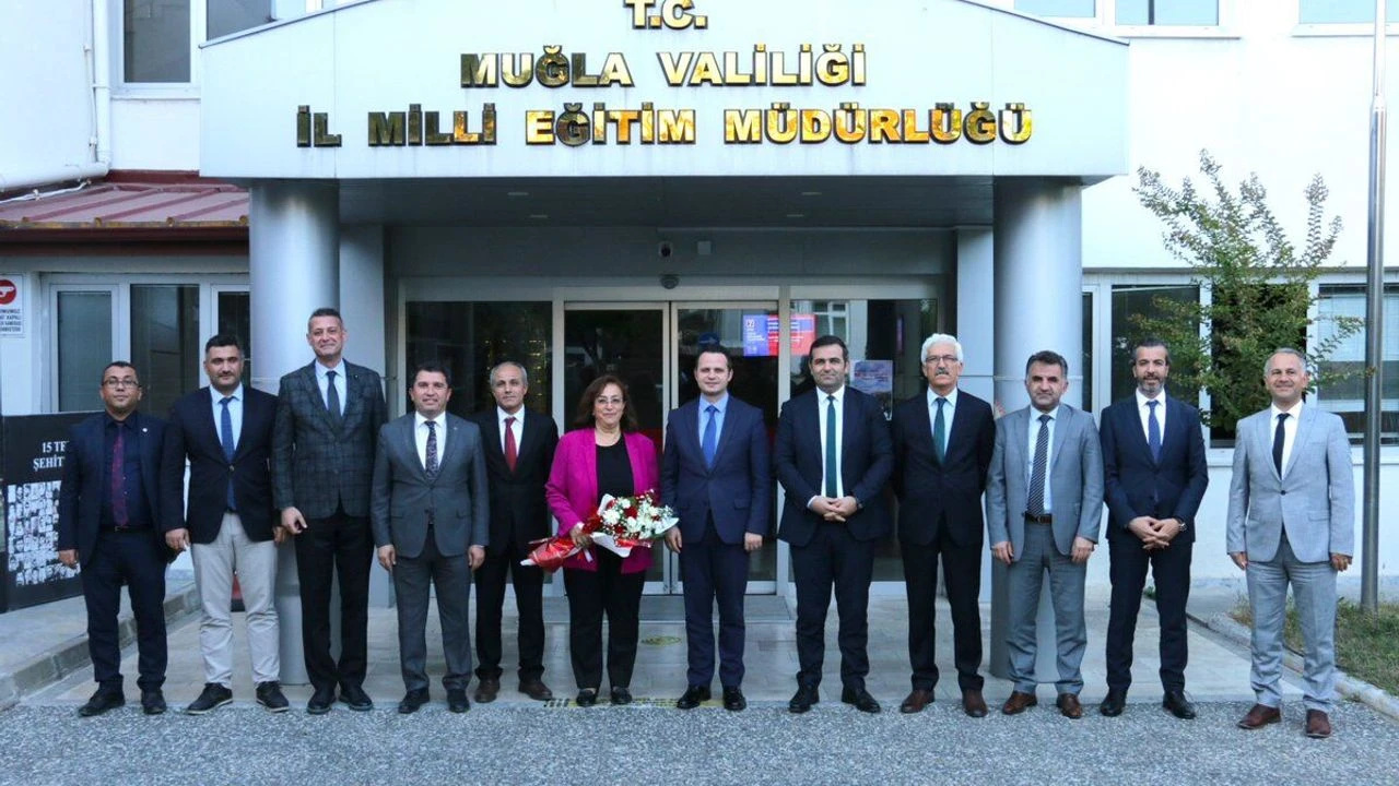 Muğla’da veli ve öğrenciler Muğla İl Milli Eğitim Müdürlüğü'nün iletişim