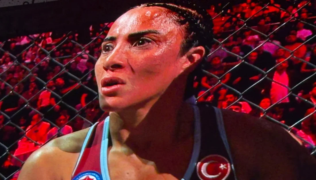 Türk dövüş sporlarının tanınan isimlerinden Sabriye Şengül, Ankara Arena’da düzenlenen