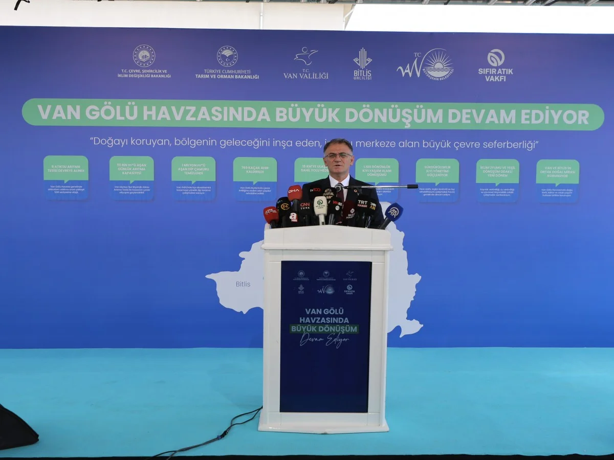 Van Gölü’nün önemine dikkat çeken Vali Ozan Balcı, “Van Gölü