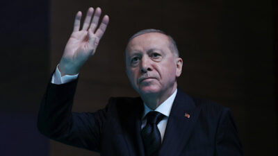 Cumhurbaşkanı Recep Tayyip Erdoğan, karne günü dolayısıyla bir mesaj yayımlayarak