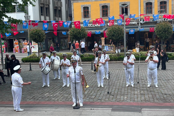 Trabzon Büyükşehir Belediyesi Kanuni Mehteran Takımı ile Bando Ekibi, 15