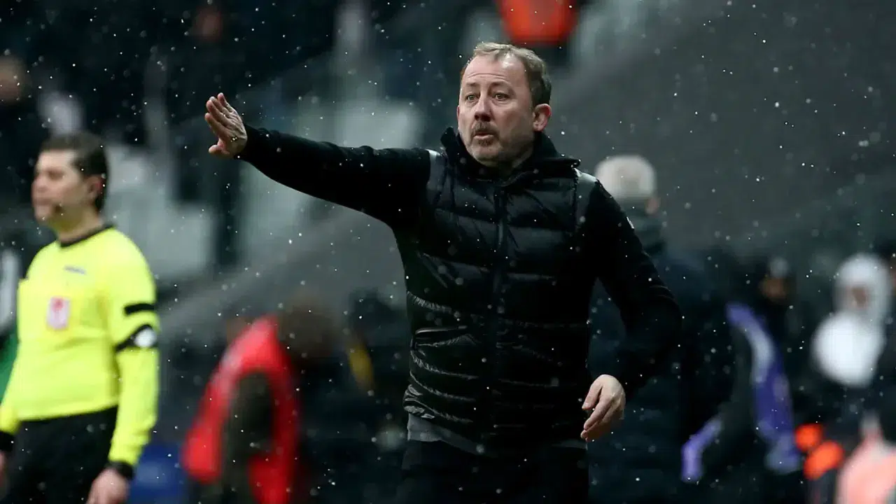Beşiktaş'tan ayrılan Sergen Yalçın, çıktığı programda önemli açıklamalar yaptı. Yalçın,