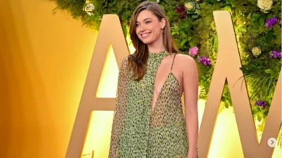 Afra Saraçoğlu'nun özel yaşamı tekrar dikkatleri üzerine çekti. Ünlü oyuncunun