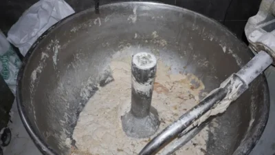 Şanlıurfa'da gerçekleştirilen bir zabıta denetiminde, sağlıksız koşullar altında faaliyet gösterdiği