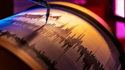Balıkesir'in Sındırgı ilçesinde 15.56'da 4.0 büyüklüğünde deprem meydana geldiği bildirildi.
