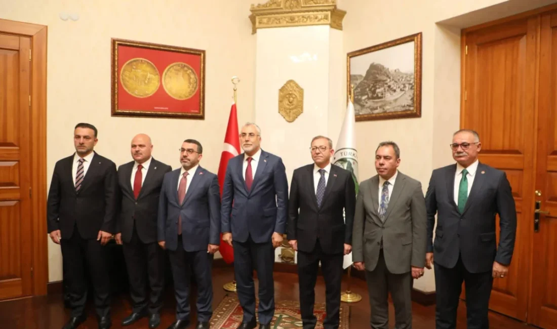 Çeşitli programlara katılmak üzere Kars’a gelen Çalışma ve Sosyal Güvenlik