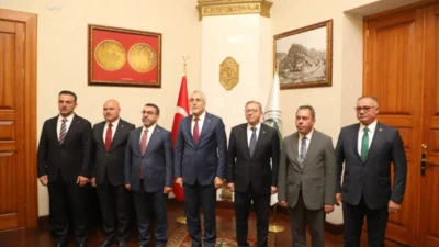 Çeşitli programlara katılmak üzere Kars’a gelen Çalışma ve Sosyal Güvenlik