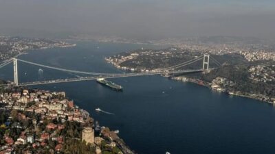 İstanbul Boğazı'nda gemi trafiği, saat 11.00 itibarıyla her iki yönde