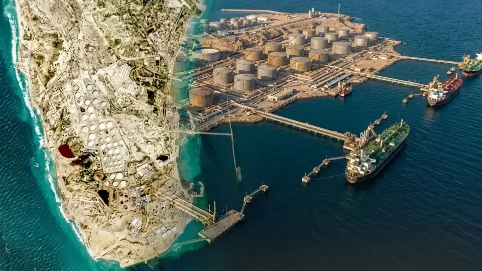 İran'ın petrol ihracatında önemli bir rol oynayan Hark Adası'na yönelik