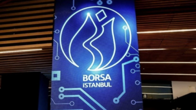 Ekranlar sürekli yenileniyor. Endeks rakamları takip ediliyor. Kimi hisseler değer