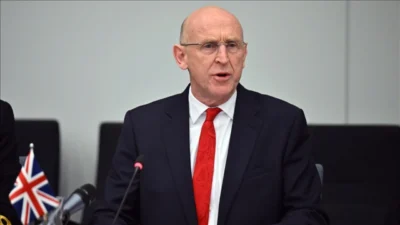 İngiltere Savunma Bakanı John Healey, savunma bütçesi ile ilgili Başbakan