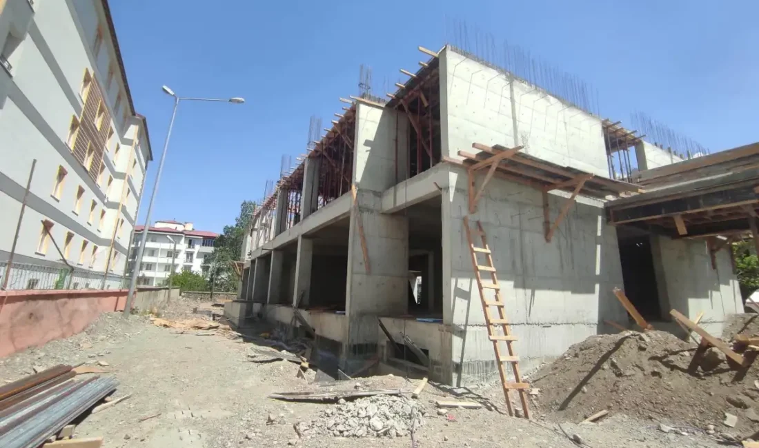 Kars İl Özel İdaresi tarafından eğitim alanında yürütülen yatırımlar aralıksız