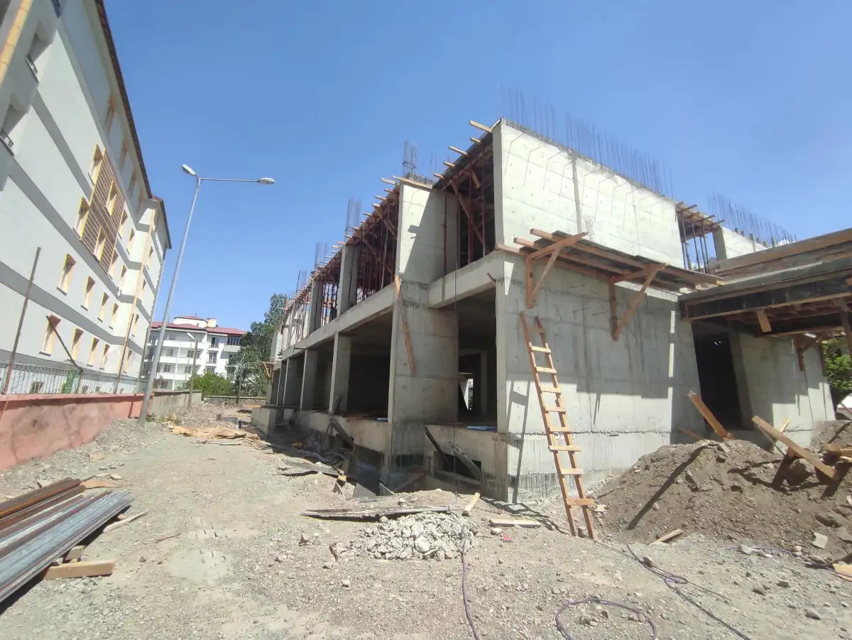 Kars İl Özel İdaresi tarafından eğitim alanında yürütülen yatırımlar aralıksız