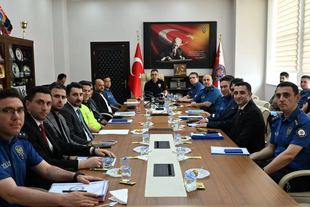 Kars İl Emniyet Müdürü Murat Abdullah Tombul başkanlığında, İl Emniyet