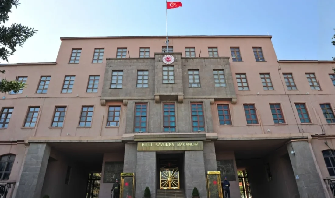 Milli Savunma Bakanlığı, İzmir Çiğli'de bulunan 2'nci Ana Jet Üs