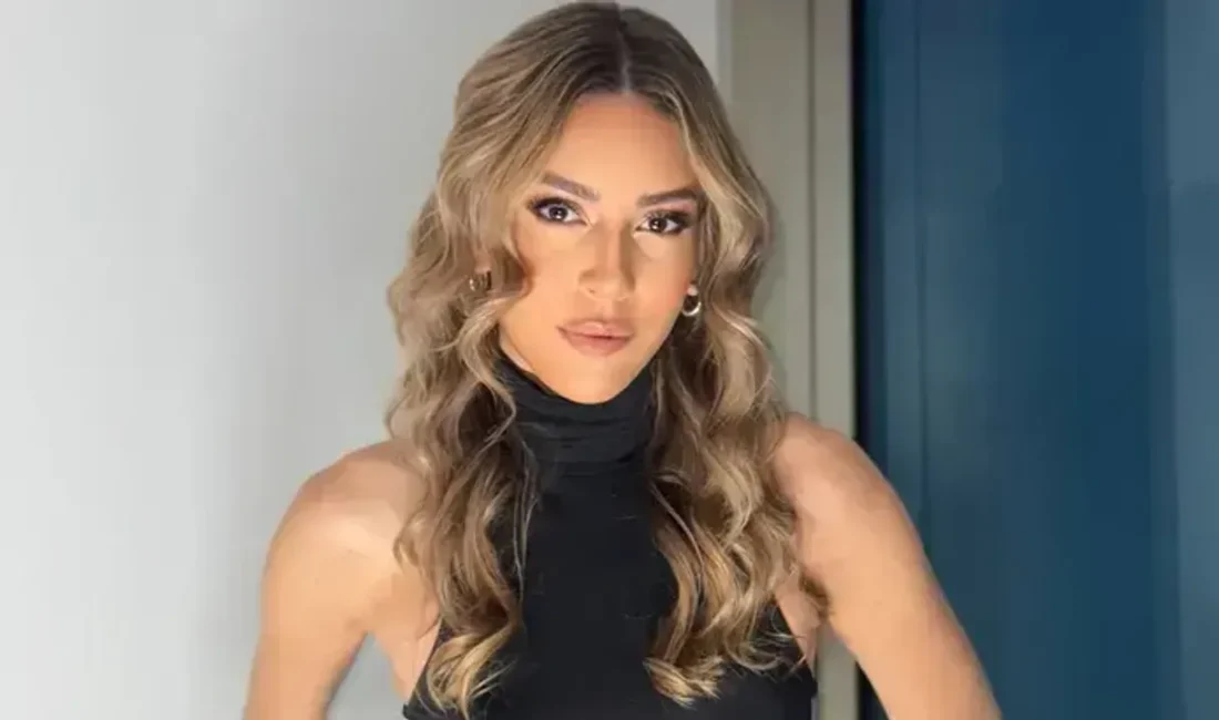 Çocuk yaşta başlayan bale eğitimiyle sanat dünyasına adım atan Sinem