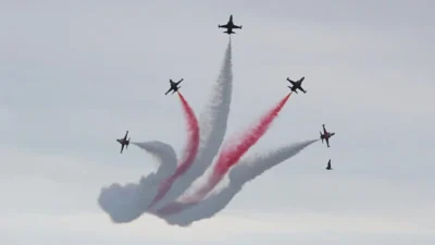 Türk Hava Kuvvetleri'nin dünyaca ünlü akrobasi timi Türk Yıldızları, Belçika'da