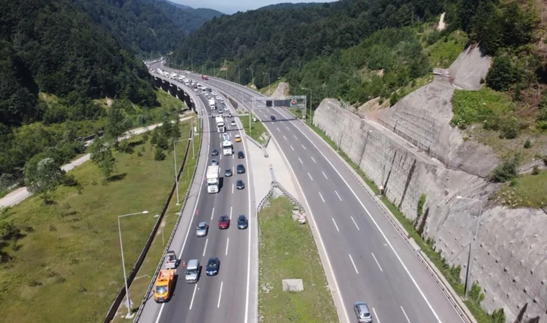 Anadolu Otoyolu'nun Muallimköy ile Doğu Hereke kavşakları arasındaki güney yolu