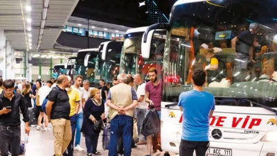 Okulların tatil olmasıyla birlikte şehirlerarası otobüslerde yoğunluk artıyor. Sektör temsilcisi