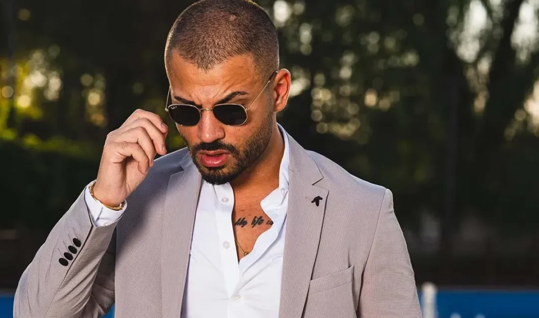Ünlü moda tasarımcısı Tolga Çam, imza attığı özel tasarım kıyafetler