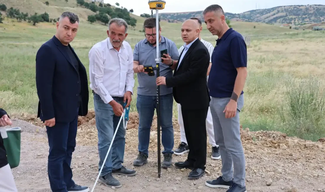Kırıkkale Belediyesi, Yuva Mahallesi TOKİ bölgesinde devam eden yol yapım