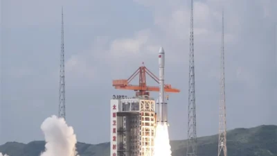 Çin’in iki iletişim teknolojisi test uydusunu uzaya gönderdiği bildirildi.
