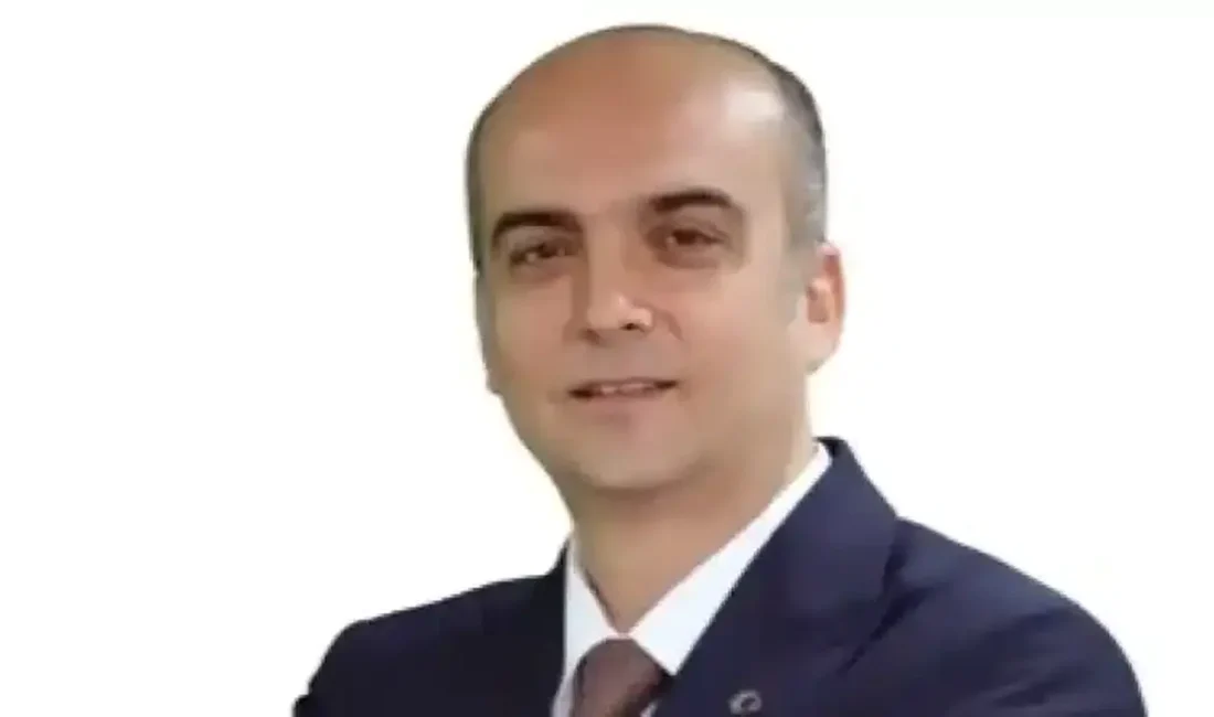 Uygar Oturakdaş'ın hayatı, biyografisi ve mesleki kariyeri hakkında detaylı bilgiler