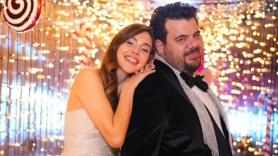 Eser Yenenler ve Berfu Yenenler çifti, sosyal medya aracılığıyla yaşadıkları