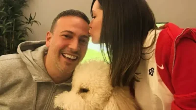 Oğuzhan Koç ve Hazal Subaşı, yoğun bir sezonun ardından Alaçatı'da