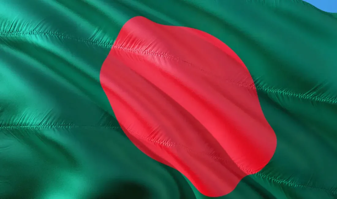 Bangladeş'te muson yağmurları nedeniyle sel ve heyelanlar meydana geldi. Yaşanan
