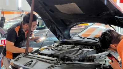 Konya'da otomobilinden gelen ses nedeniyle tamirciye giden sürücüye, "Motor arızası
